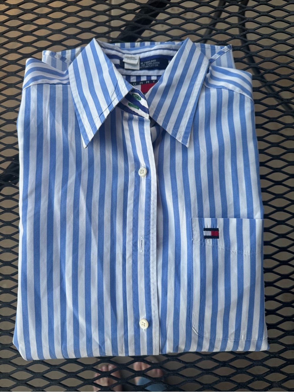 Tommy Hilfiger women’s Light Blue and White Vertical Stripe Button-Up Shirt Sz 4